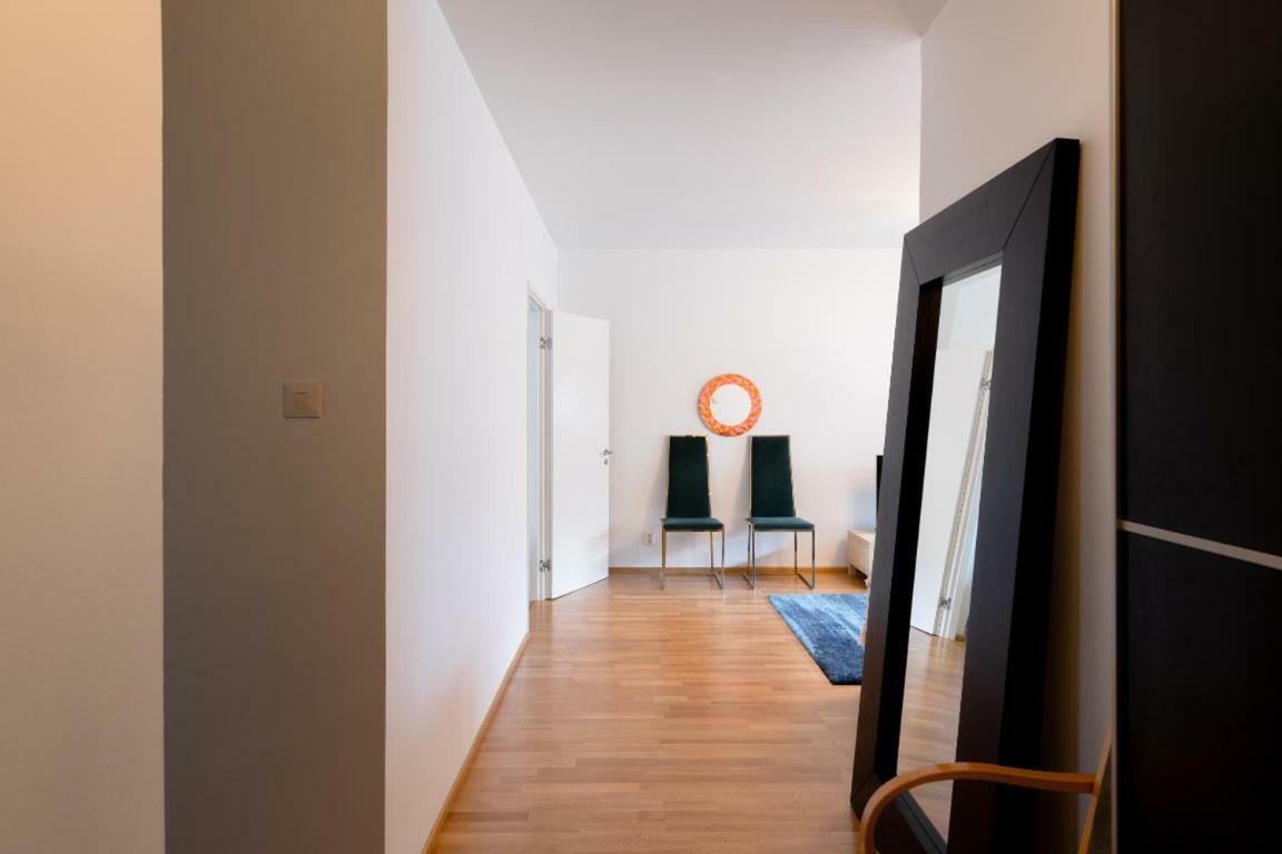 Stay Here Apartment Kamppi เฮลซิงกิ ภายนอก รูปภาพ